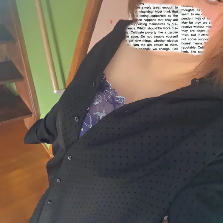 ど変態ゆん、です😶

家でパシャリしました🤭
この格好色っぽい？？