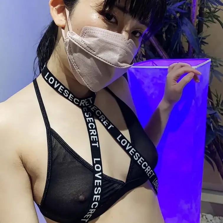 用途不明のストラップがついたスケ感ランジェリー🫣