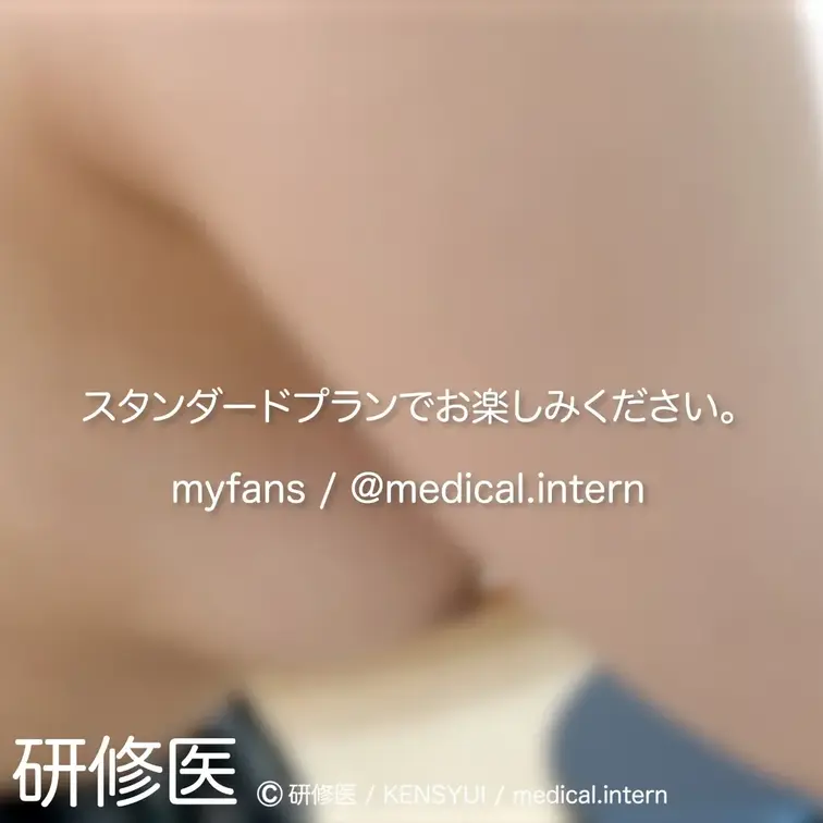 [診察・のぞき系映像]
この映像はボタン型亀でナイショに記録した健診風景です。

この生徒さんはブラジャーをしてい