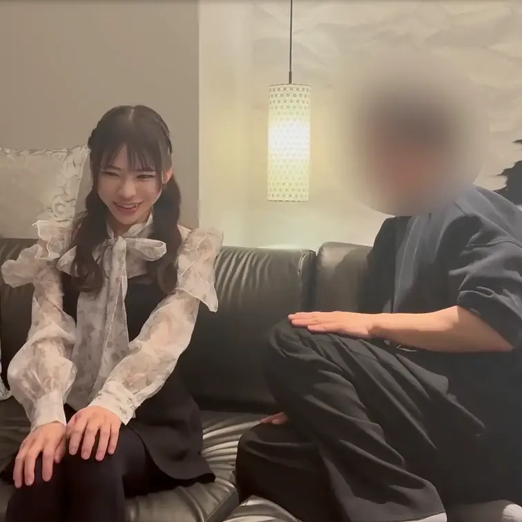 【完全顔出し】超スレンダーボディー保育士あい（26）

結婚して2年。
ずっと“いい奥さん”でいようと頑張ってきた