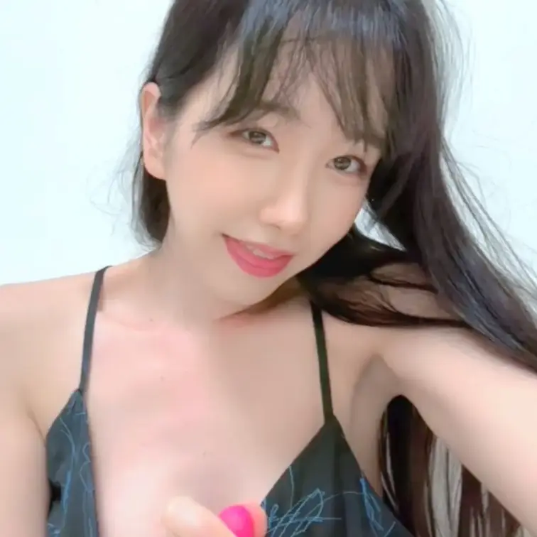 おでかけ前ギリギリにいけないことしたくなっちゃうのはほちちだけでしょうか💧👅


白い🤍日焼け止めですら感じちゃう