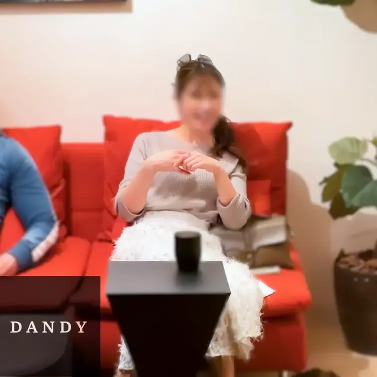 乳首責めメチャウマ！大人気コンカフェ嬢とアバンチュール❤Part１

たまに付き合いで行く、コンカフェ嬢から食事のお