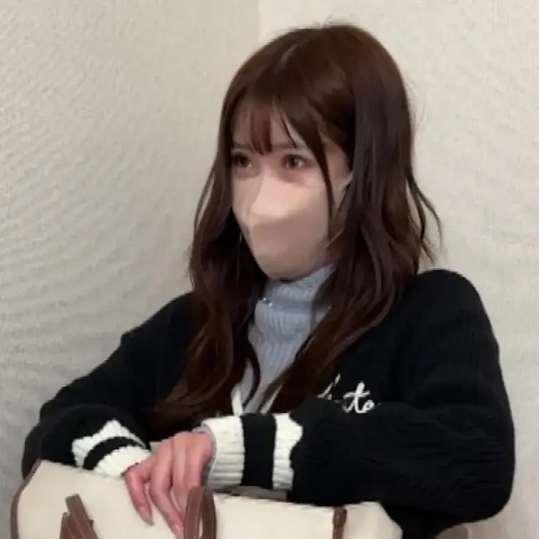 【りおん23歳】面接映像。またしても巨乳の子が来てくれました。
今回はハメ撮りもさせてくれるとの事で。
これから脱が