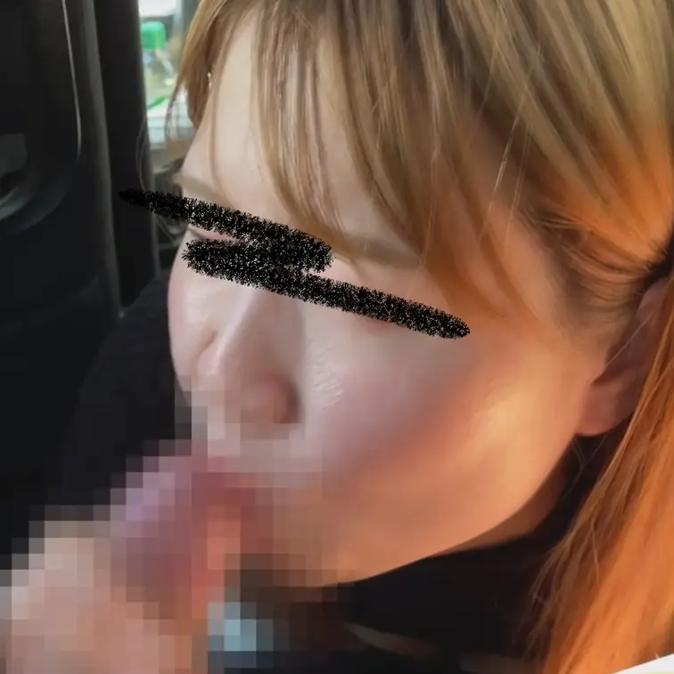 のほほんとした市外OLさん。

実は巨乳。
以外にちんちん好きな隠れびっちに口内射精。
