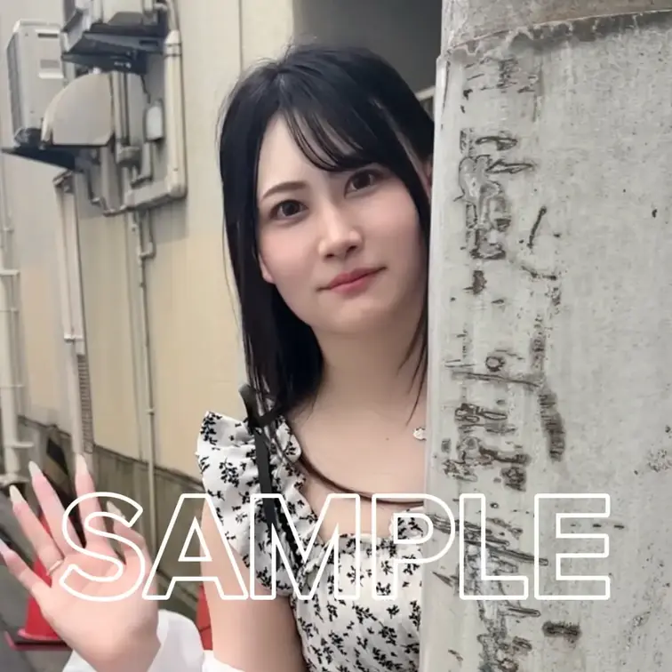 # 38 【MOMO 26歳】
今回ストリートスナップに協力してくれたのは、超可愛いガルバ店員のMOMOちゃん🧜‍♀️