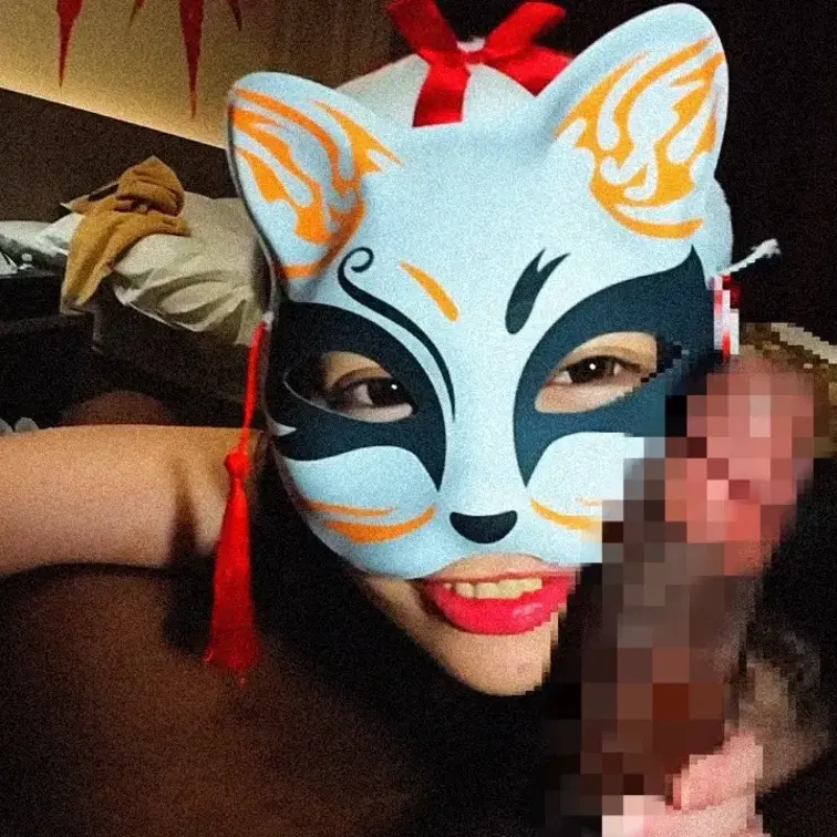 😈浮気しているセクシーな20歳の可愛い子がクリスマスプレゼントとして黒人デカチン🍆に中出しされる💦。
CHEATING