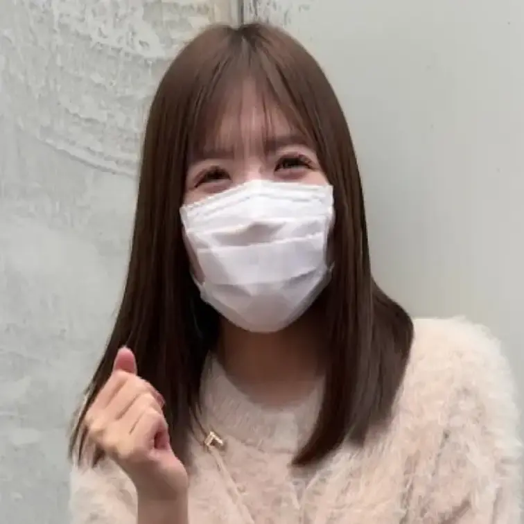 【さつき26歳】待ち合わせ
待ち合わせしたさつきちゃん、笑顔がカワイイ、ふわふわゆっくり系癒し美女💕
彼女にしたいタ