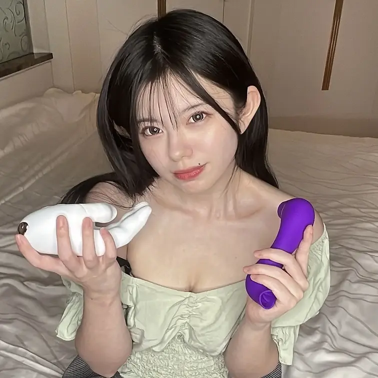 ２つのおもちゃで長時間おまんこいじったらイクの止まらなくなりました…💕💕💕


今回は吸われるオモチャとバイブで連
