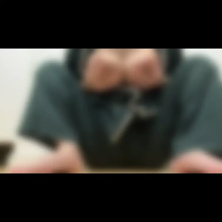 風邪ひいてて寝てなきゃダメなのにムラムラしておなにーしちゃうダメな子です😔鼻声だ😔続きは明日♡
