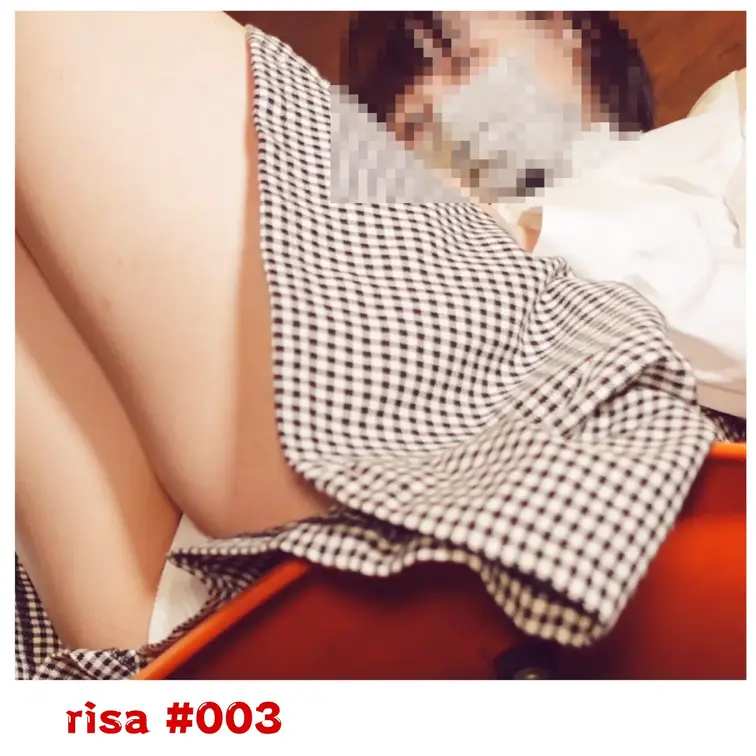 [risa 妄想#003] ノートの上、指先が迷う午後。


なんとなく目に留まった女性がいた。
もちろん、話し
