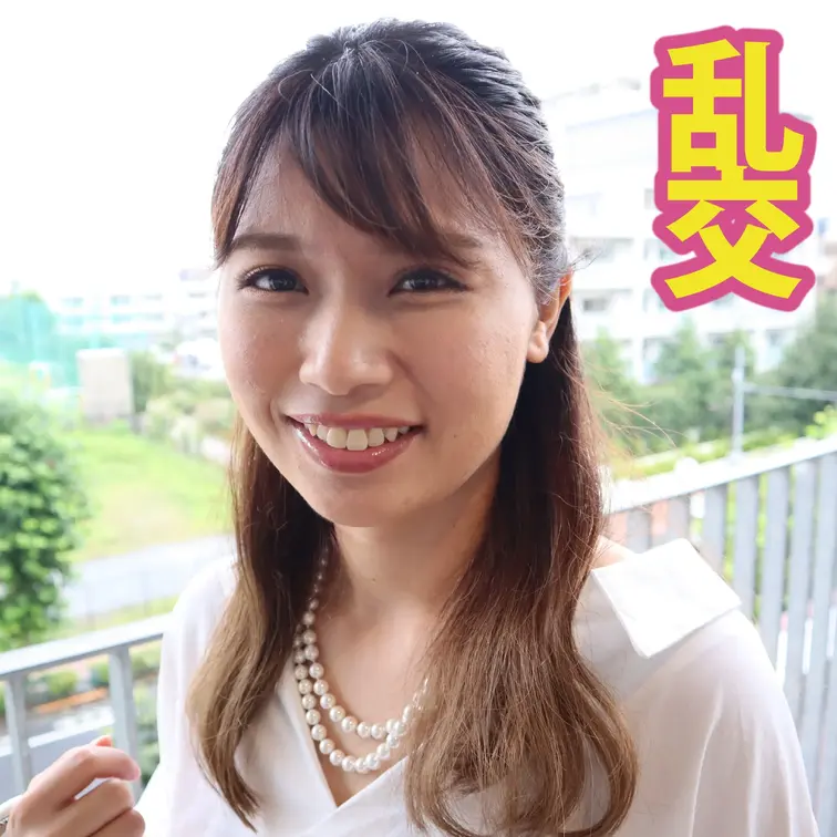 ネットの応募でゲットしました。
彼女、とっても初々しく緊張しています。
おっぱいは、それ程大きくはないんですが「お尻