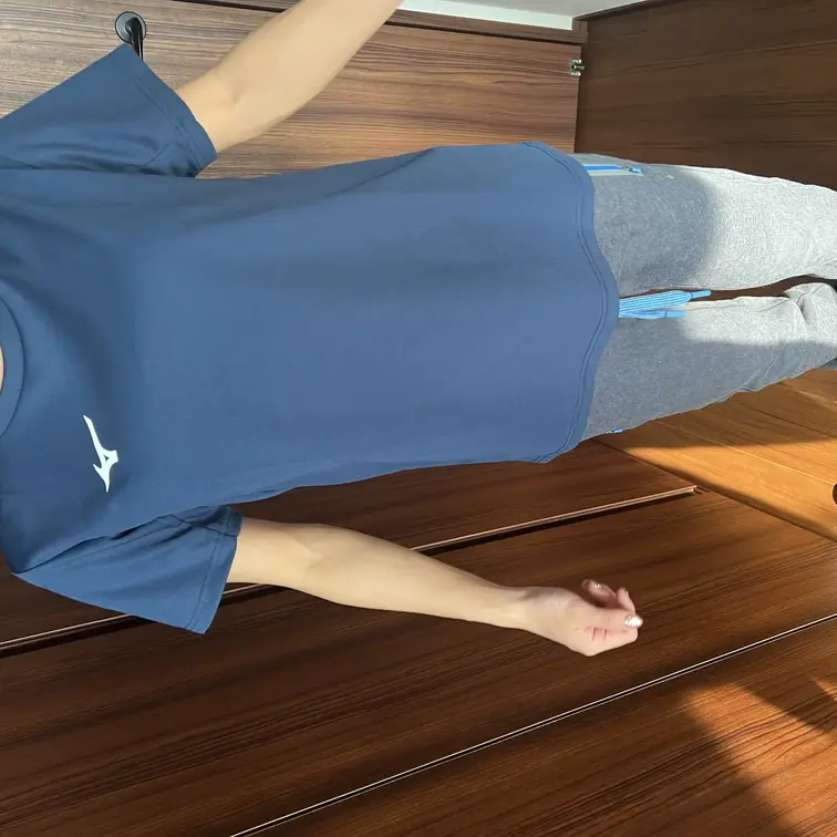 彼女の鍛えられた腹筋がエロすぎる件！！
