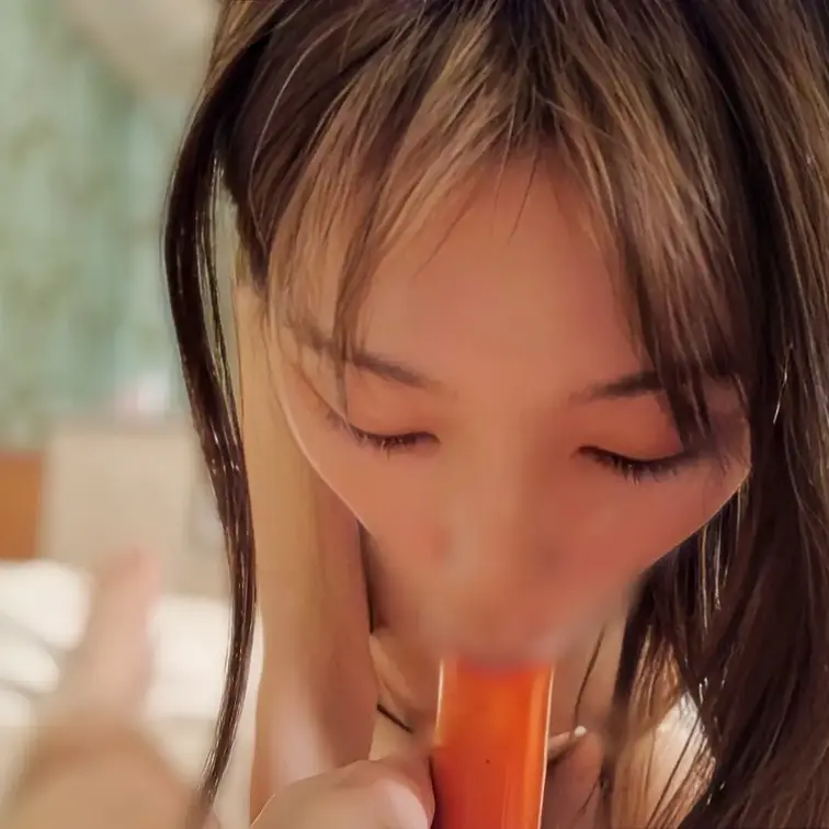 20歳💕清純派美女「ゆあ」♨️
「ゆあ」のソーセージ舐め動画です🌭
ソーセージの後は撮影者さんのも舐めてあげました😋