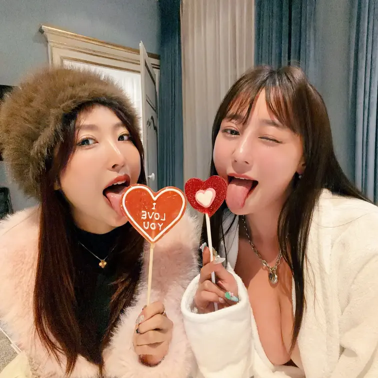 大好きな
まっかちゃんとも💝
どっちからチョコレートもらいたい？❤️

いーっぱい舐めまわして後半からは...🫶