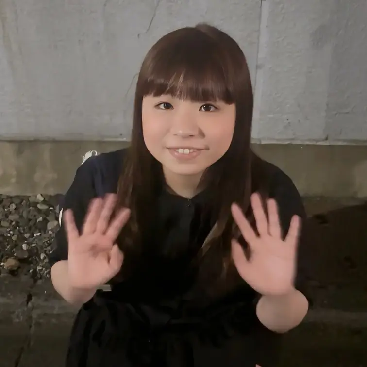 ♯35 SARA(27)
普段は着物レンタル店で働いている女の子にインタビューしました！
むちむちボディにピンクのセ