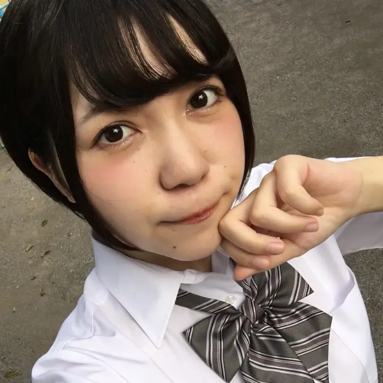 出会い系アプリで知り合いました。
学級委員長だと言っていました。
確かに「会話」や「しぐさ」にしっかりとした物を感じ