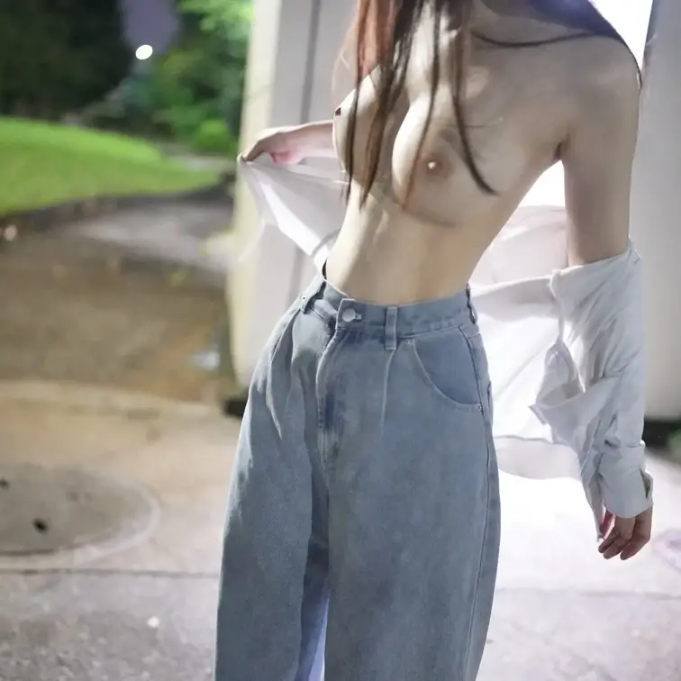 ちひろの公開画像: 場所変えて20枚🥰