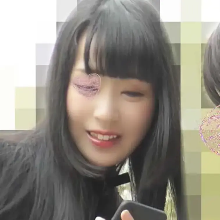 オールナイトイベントに来てた甘め系の2人組

片方は最近ゴス系バンドの追っかけ卒業しました的な黒髪パッツン

け