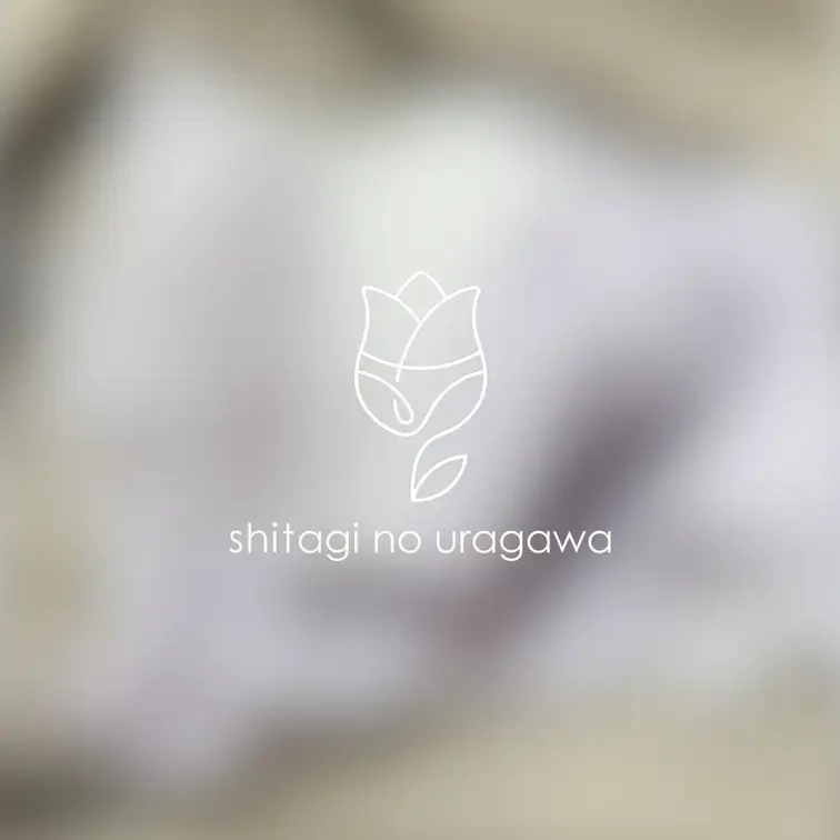 上品な刺繍の水色おショーツ🌷