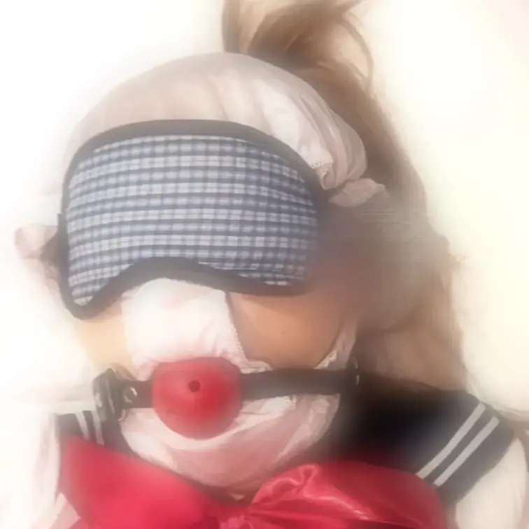 大好きな彼女の可哀想な姿がたまらなく興奮するんだよね。パンティ被せるの大好き。