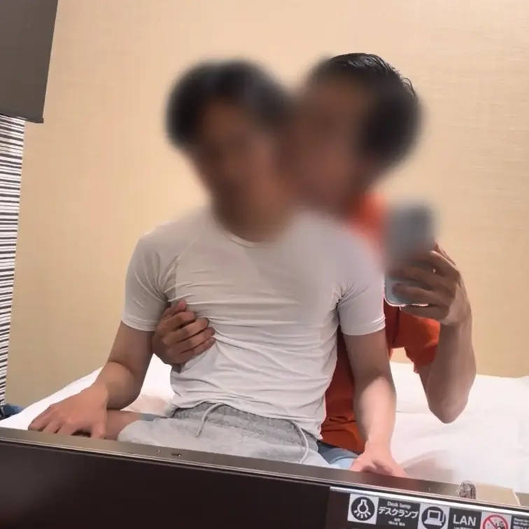 母校の福士蒼◯似の超イケメン大学2年生の後輩をホテルに呼び出しセックス、しかもデカマラ！！！OBで後輩の練習に参加...