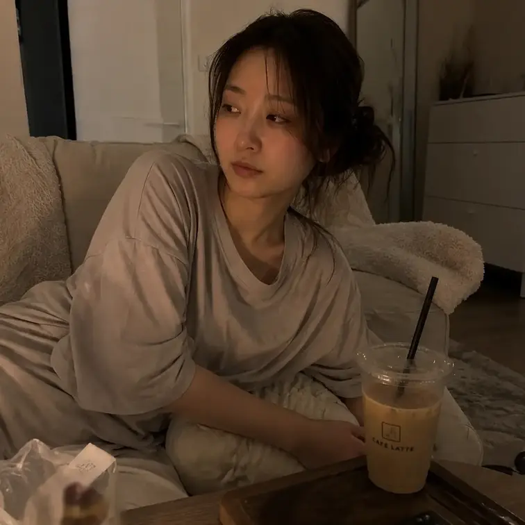 今日、
昼間ちょっと晴れてたから
洗濯回そうかなって思ってたのに

帰ってきたら、
その気力だけどっか行ってた
