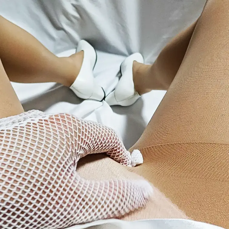 フリマで入手したユニフォーム向けの白いパンプスを着用した状態での記録です。