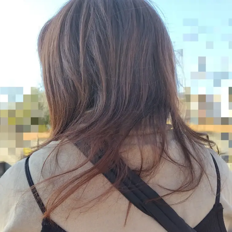 妻の髪をこっそり隠し撮りしました。寝てる時の妻の髪と一緒に載せています。
妻の髪をお楽しみください。

#髪フェチ