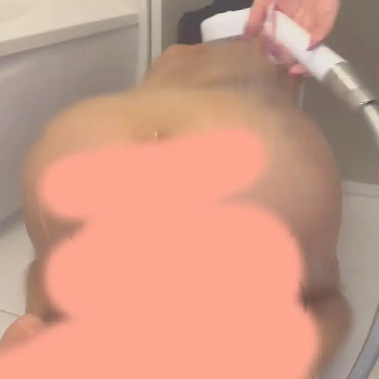 黒人デカディルド25cm🫩🩷

で、オナニーしたら大量潮吹き🥺
やばやば。
シャワーでおちんこ洗ってたらムラムラ