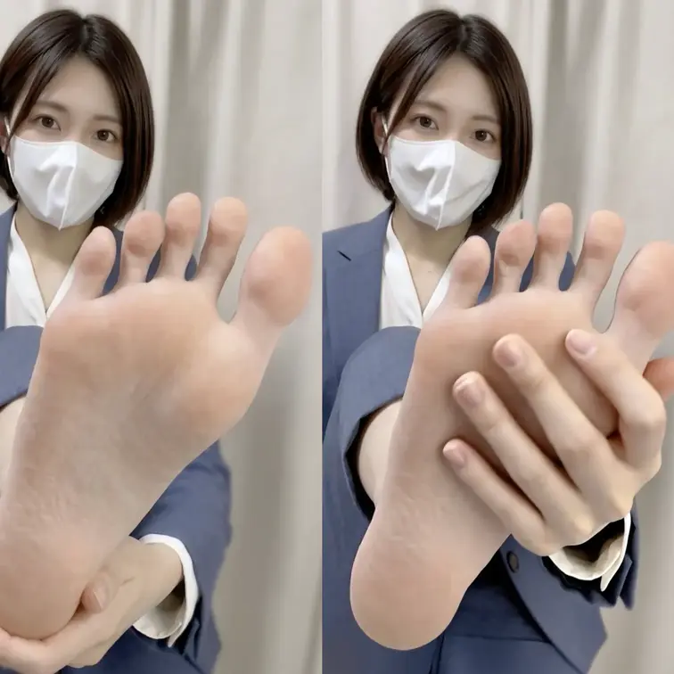 さやかちゃん
後輩の足裏見せつけオナニーサポート 『3分57秒』
”先輩の小さいあそこ、もう出してるんですね”
”