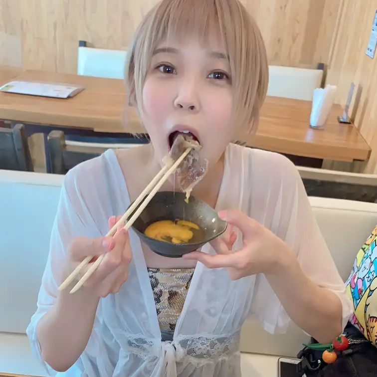金髪巨乳の女の子とデート～のトイレでエロい事＆宿でシメのフェラ手コキ！！


本編顔出し


素人/個人撮影