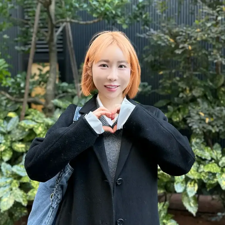 #44 HANA(31)

今回ストリートスナップにご協力してくれたのは、オレンジ髪がお似合いの韓国系美人HANAち