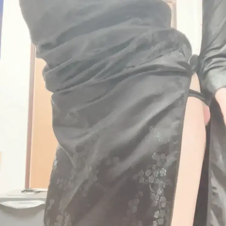 チャイナ服ぬぎぬぎ動画です