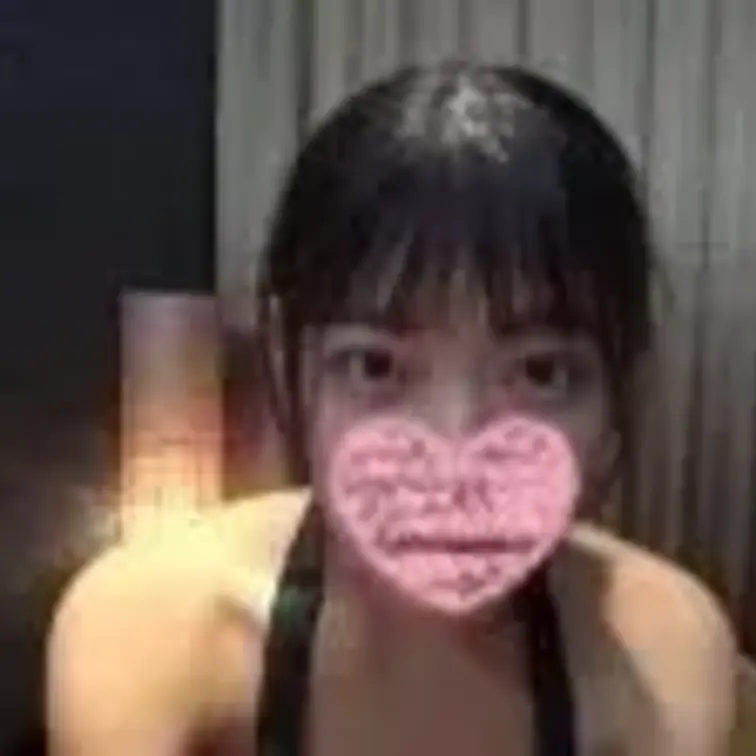 
【初撮り】恋は奥手、でもエッチは超！超！超積極的！！ アタシ、初めての潮吹きとオジサンチンポが気持ちよすぎて大絶叫し