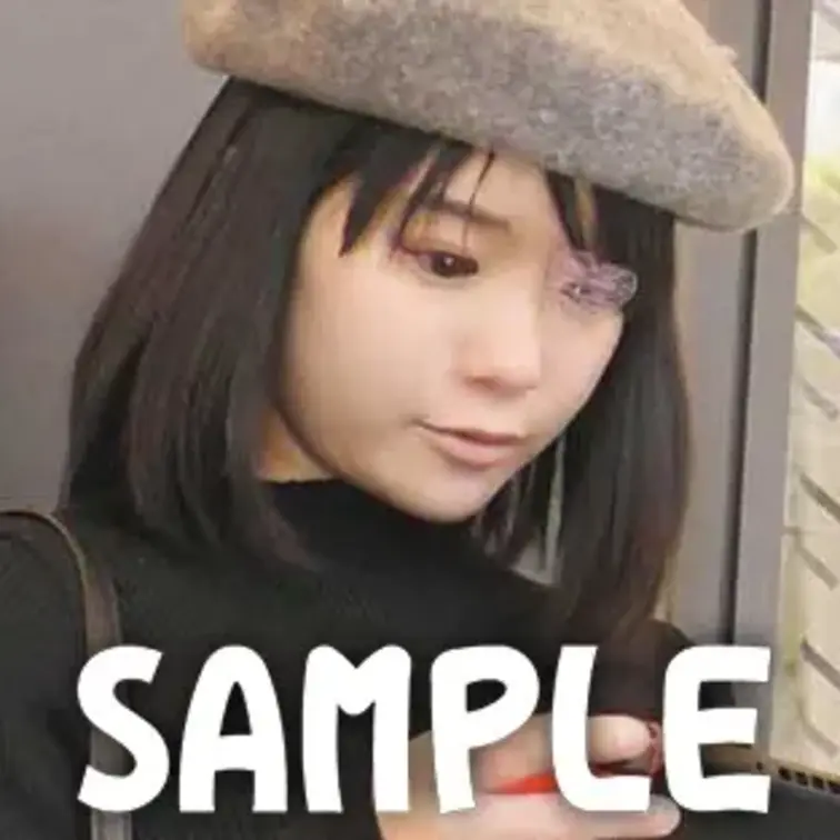 アニソンカバーしまくってるバンドのライブに来てた萌えカワバンギャです

開場前に近くのベンチで動◎の森をプレイしてる