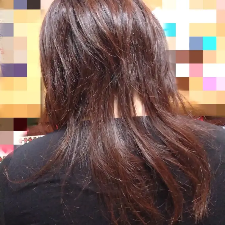 11/24に妻の髪を後ろから盗撮した画像と、夜寝てる時に引っ張ったりした画像です。髪の量と艶が素敵です。

#髪フェ
