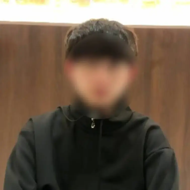 エロ垢でメッセージくれた年下のイケメンくんを
生ハメして中出ししてきました！
中出ししたと同時イケメンくんイってます！
本編イケメンくん顔出ししてないです