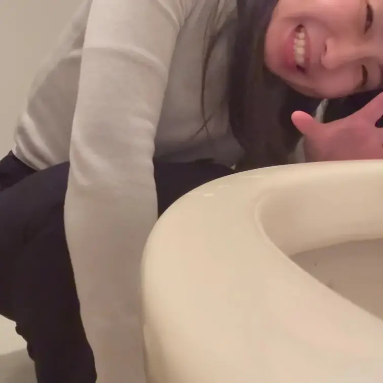 まこのおしっこ集。
アップの画角で撮っている率が高め。
間近でおしっこを見ている気分になります。