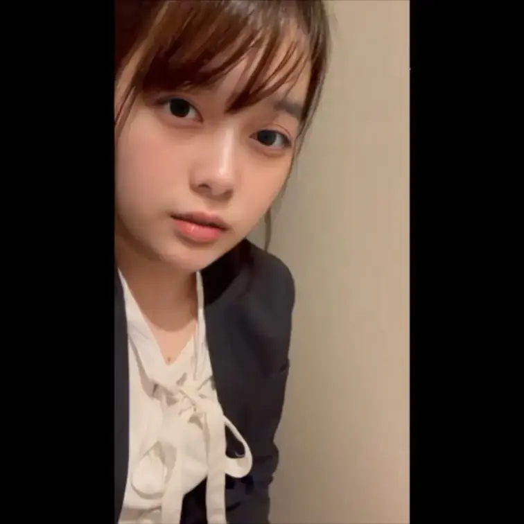 【ファン限定フル動画】🎁

仕事中におまんこがムズムズしちゃって会社のト◯レでリクルートスーツ姿でくちゅくちゅオナニ