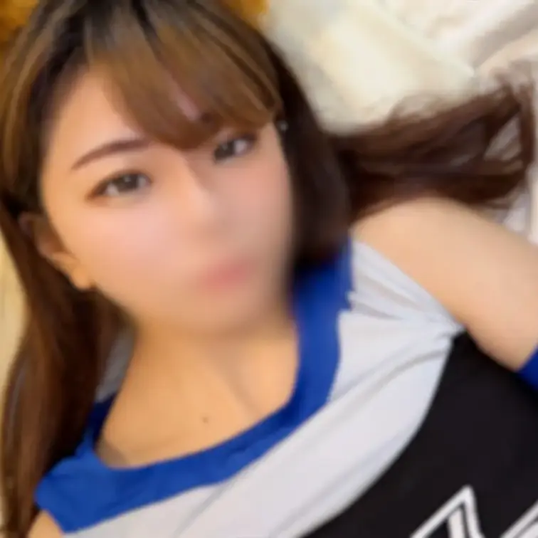 【個撮】渋谷系美女のみ歩き３　キツキツなマ〇コに根元までずっぽり♡　パンパン音を鳴らしながら高速ピストンで中出しフィニッ
