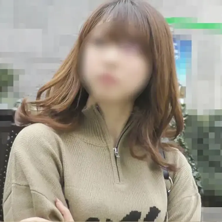 最近インディーズでけっこう話題になってる

外人バンドのライブで見つけたバンギャです

身長170cm近いモデル