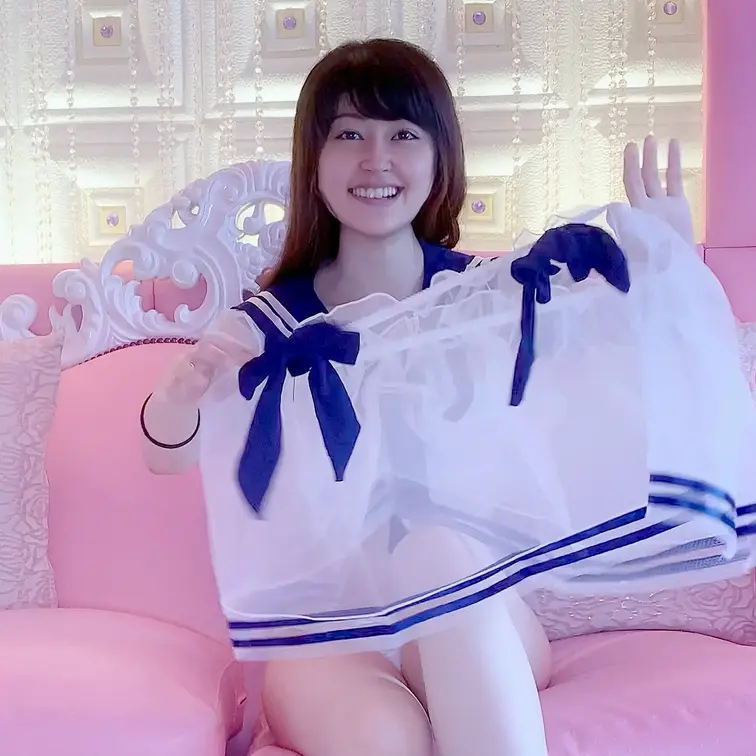 透け透けセー◯ー服に生着替え&初ゴム装着