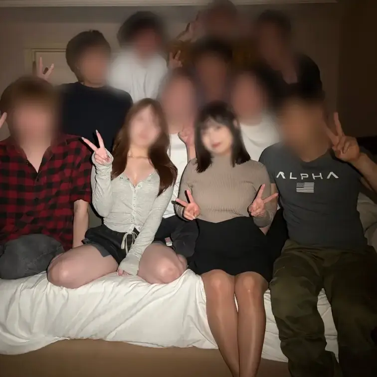 某大学サッカーサークルの激カワ後輩マネージャーを男10人で壊れるまで大乱行してみたwww 

※本編”完全顔出し”です。

⚠️単品販売限定⚠️