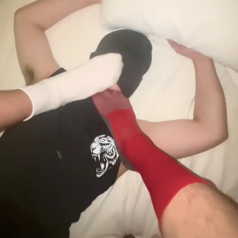 高身長な現役イケメンサッカー部・彼女持ちノンケ男子🦶⚽️(174.68.22🦶27.5㎝、180.77.22🦶28...
