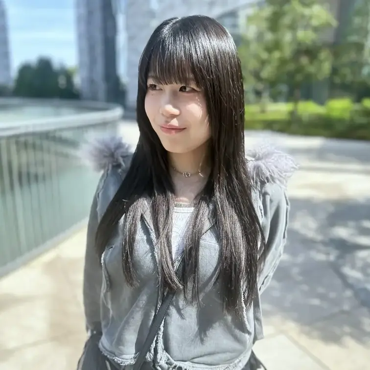 ♯66 LISA(20) アパレル店員

今回ストリートスナップにご協力いただいたのは普段はアパレル店員として働いているLISAちゃんです🧜‍♀️

アパレル店員だけあってY2Kファッション＋タトゥーの組み合わせがまぁお洒落ですね❗️
また若さ特有のノリの良さが、裸にさせたい僕からしたら大変好都合でした🤭
細身なのに豊かなお胸がたまりまへん🤤


 ※動画、写真の無断転載は著作権侵害となり、10年以下の懲役又は1000万円以下の罰金が課せられます。
 発見次第、法的措置を取らせていただきます。 (1/2)