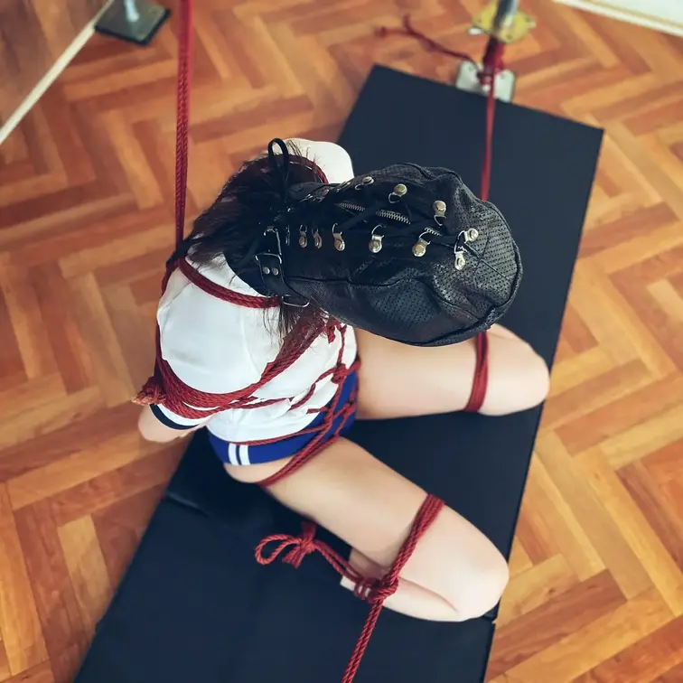 のぞき見オフショット画像☆

【濡らした罰 開脚正座放置】
本編でお待ちしています♡
いいねとフォローもお願いし