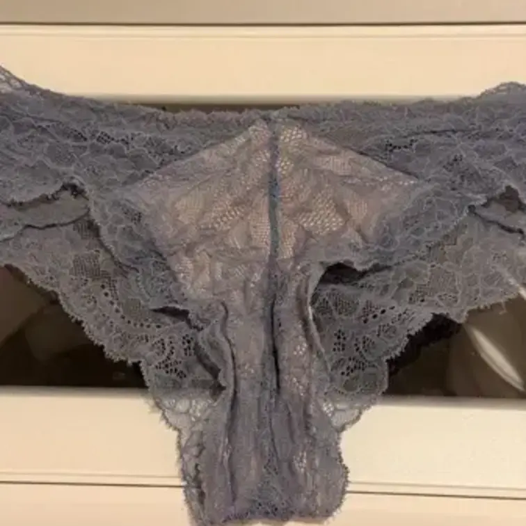 今日のルルの脱ぎたてパンツ😅