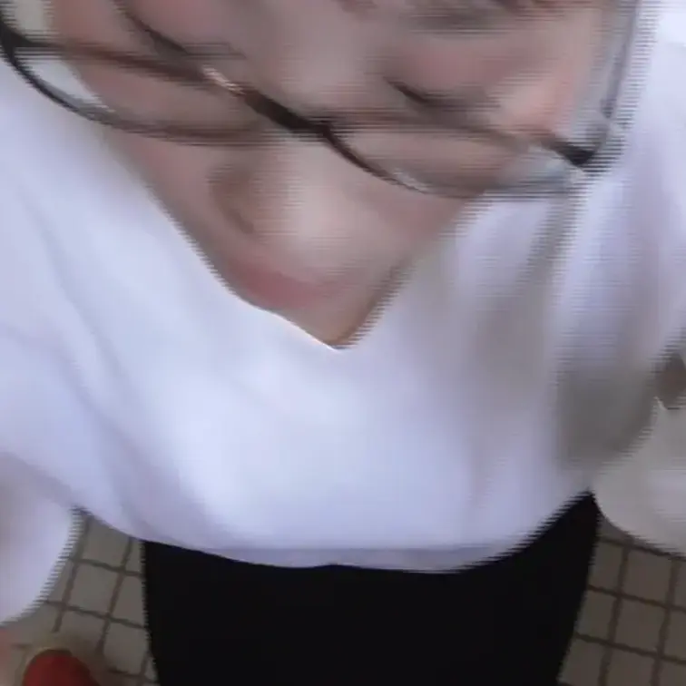 事務員が公衆トイレで・・・・フェラ好きな方ぜひ❤️