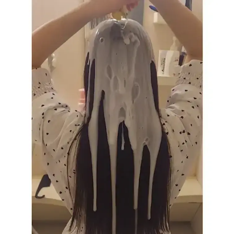 シャンプー1本ぶっかけ✨
詰め替え用のシャンプーを1つ全てぶっかけて、シャンプーする動画です🤍
腰までのロングヘアの