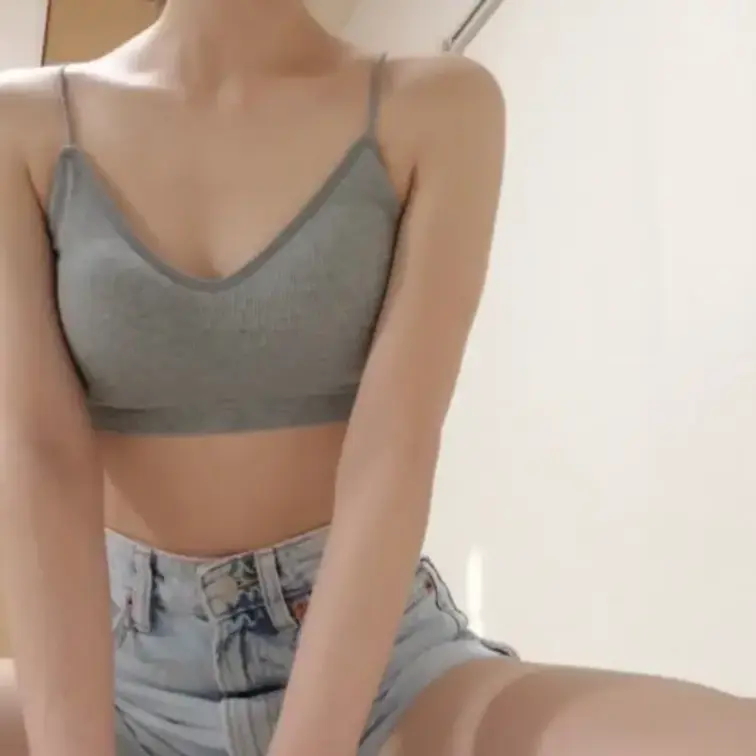 女子大生の枕オナニー♡
気持ちよくて無我夢中で腰振っちゃってた😿